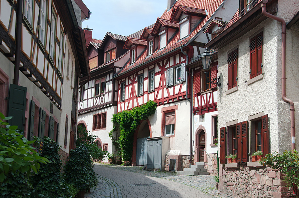Altbausanierung bei Knobloch & Heil GmbH & Co. KG in Neuhof